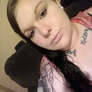 Meet your Posher, Hallie